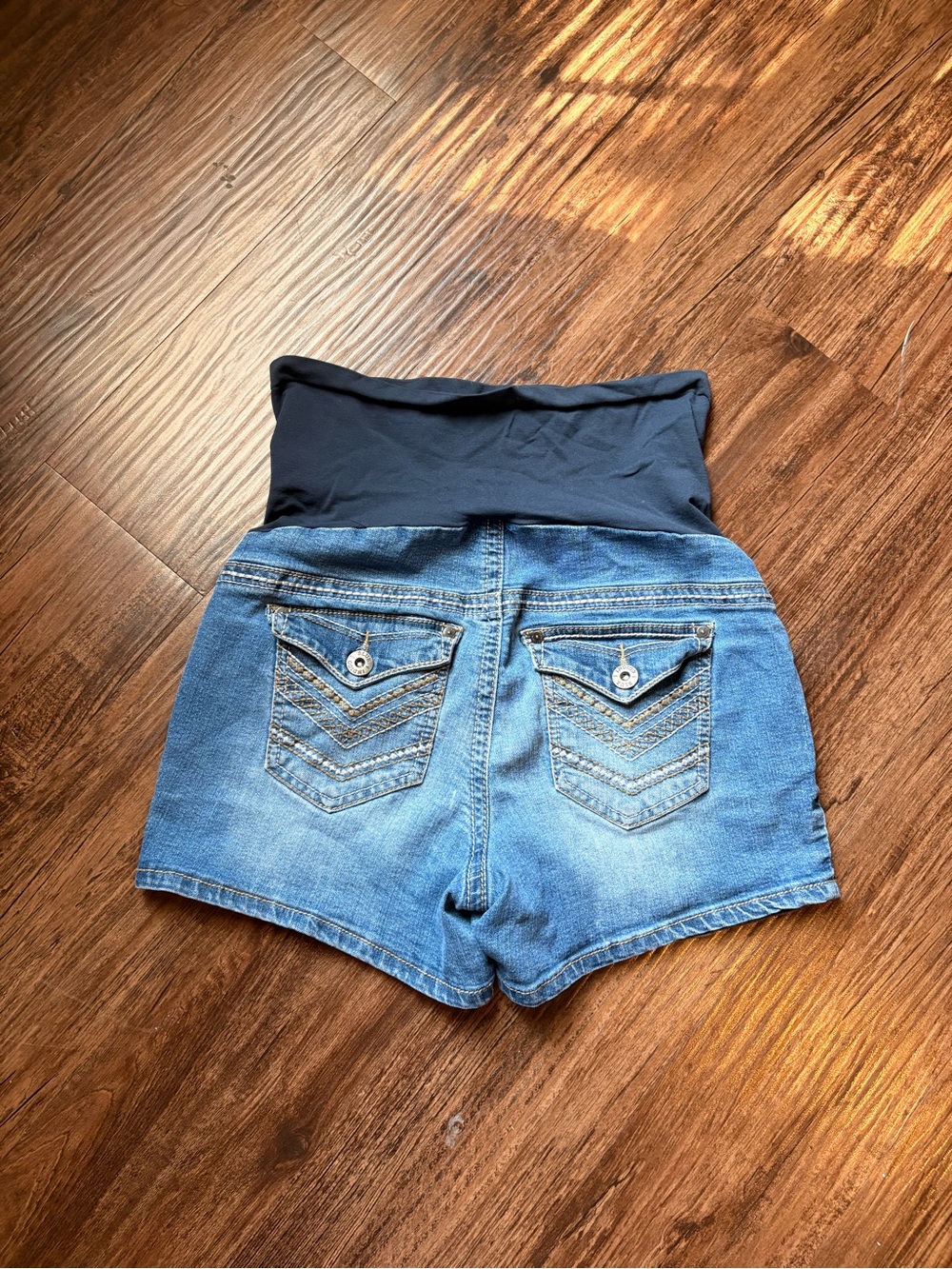 Indigo Blue Maternity High-Waist Denim Shorts in Blue and Black